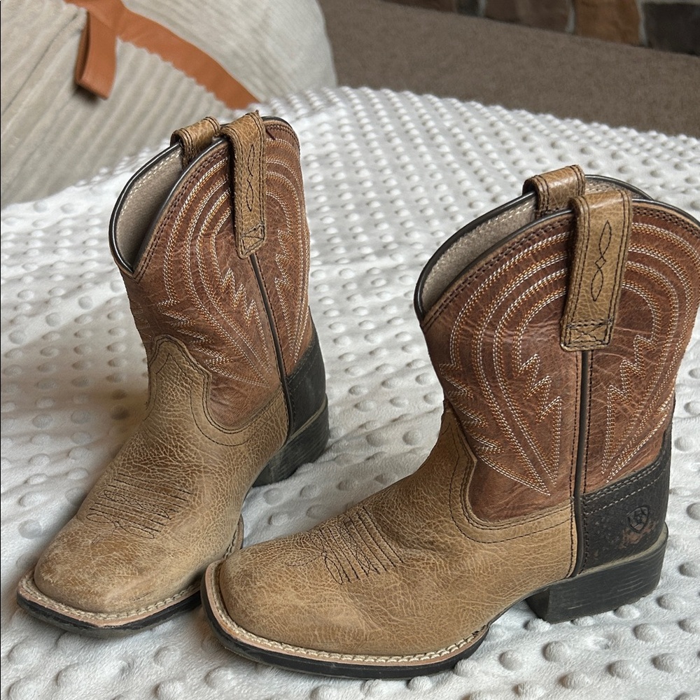 Ariat Kids Tan and Black Western Boots
